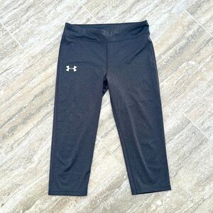 Under Armor gray crop leggings -Youth LG